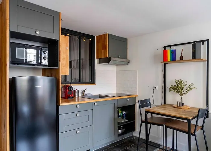 Appartamento Le Charme De La Place Saint-sauveur *