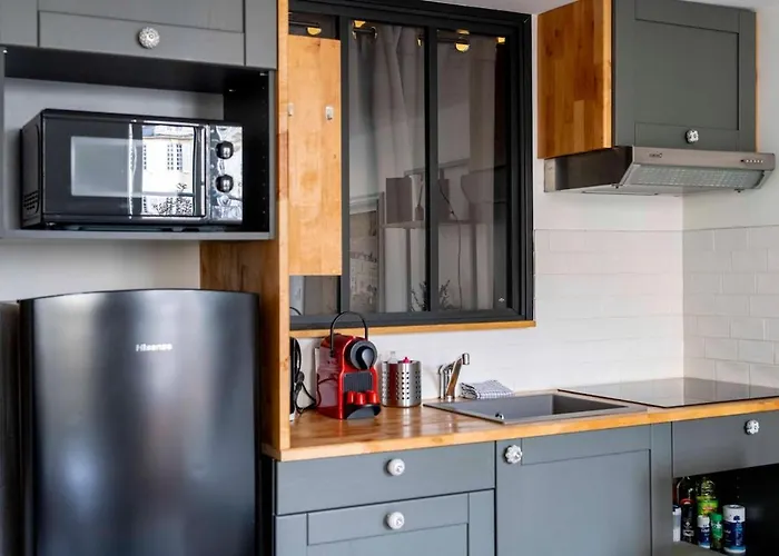 Le Charme De La Place Saint-sauveur Caen